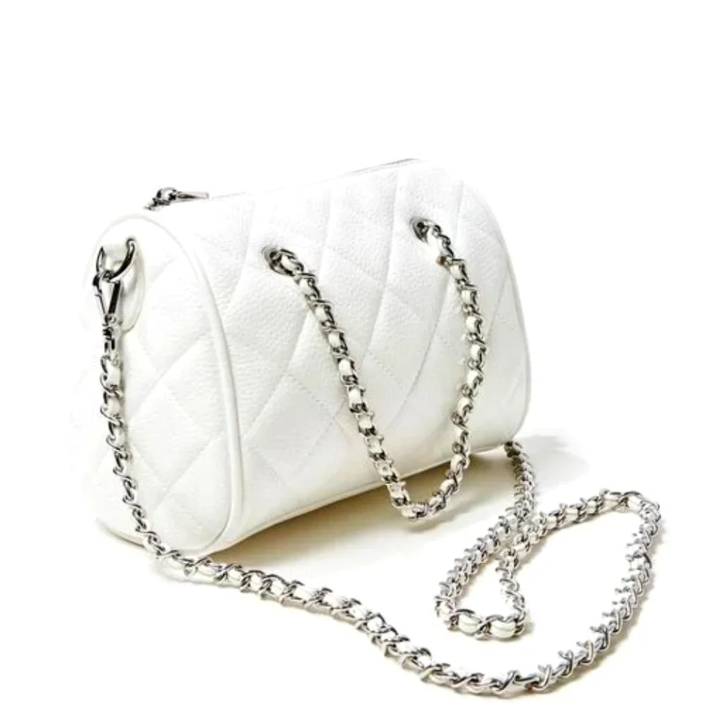 🥀 f21 winter white bag